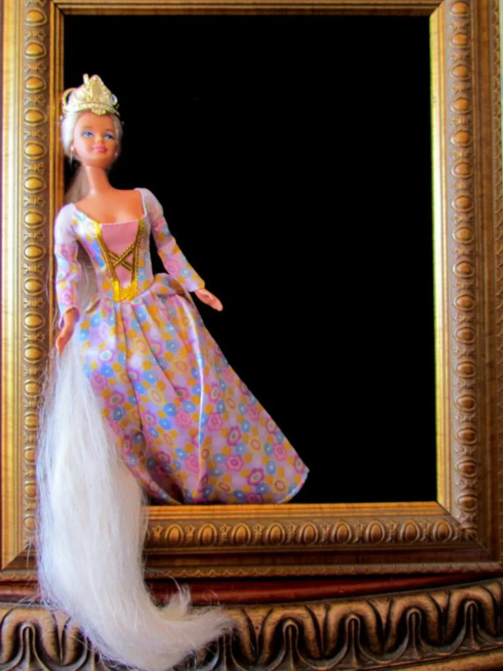 RAPUNZEL BARBIE PRINCESS, 2 DRESSES, LONG PLATINUM BLONDE HAIR, MACKIE FACE 1991